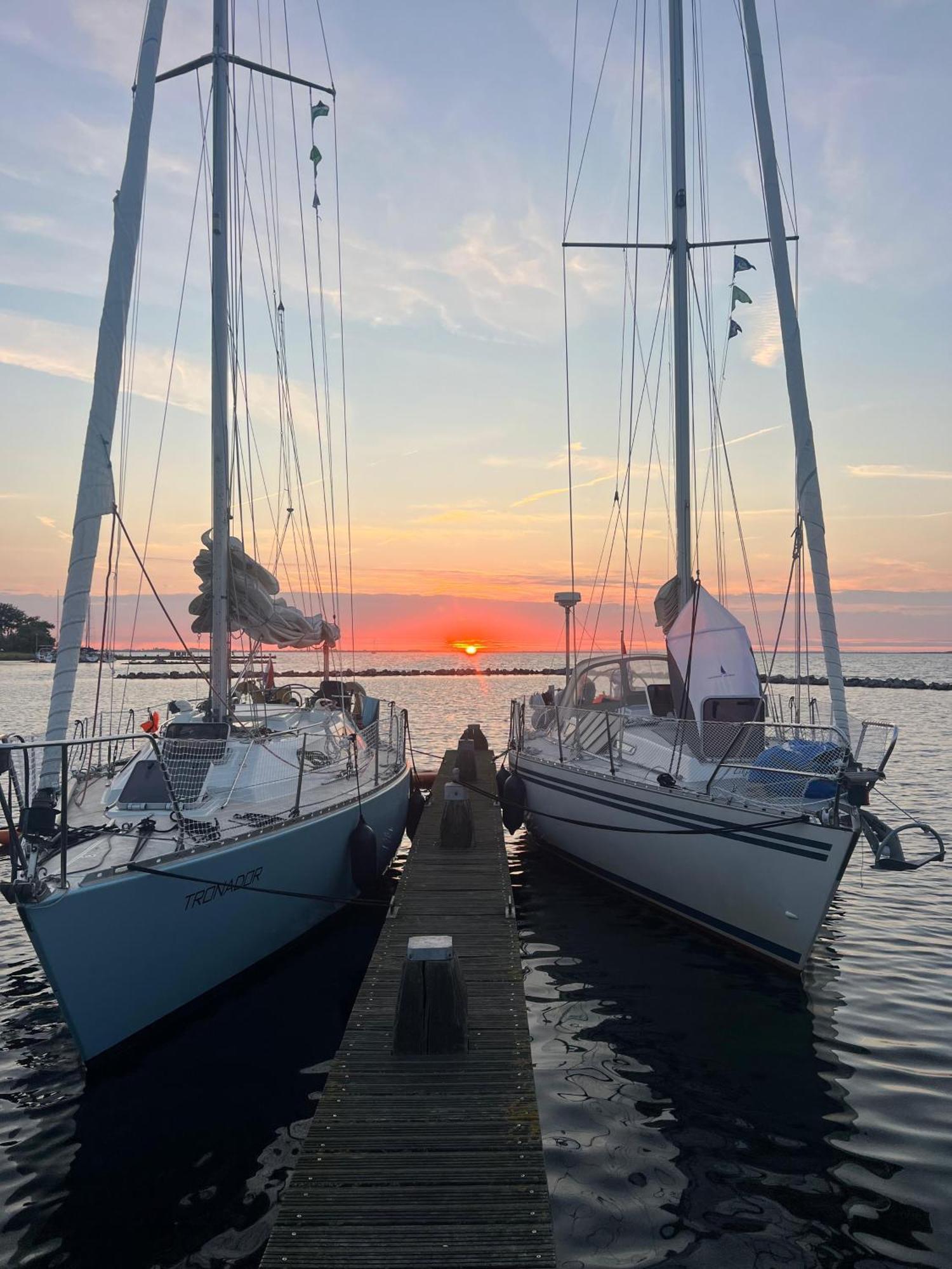 Net Achter De Dijk 125 Hotel Bruinisse Bagian luar foto